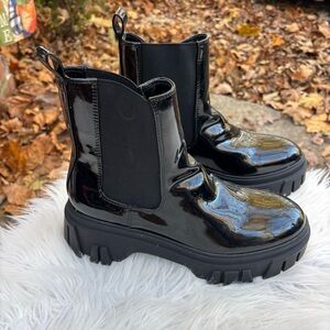 Chinese Laundry Black Platform Boots Size 9.5